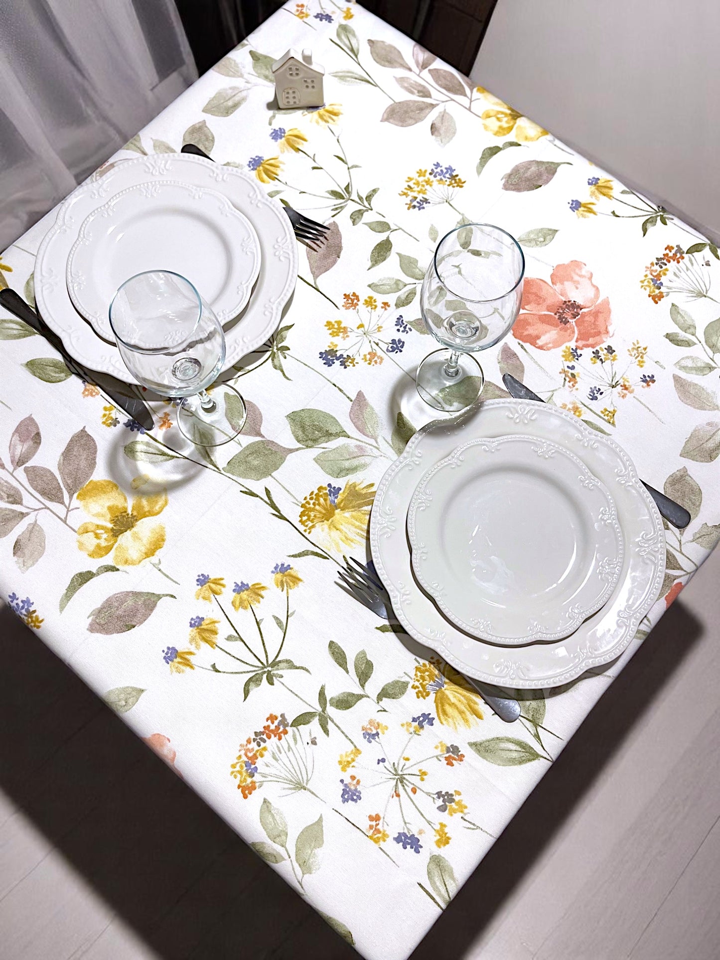 Teflon cotton tablecloth with floral pattern – Meadow flowers