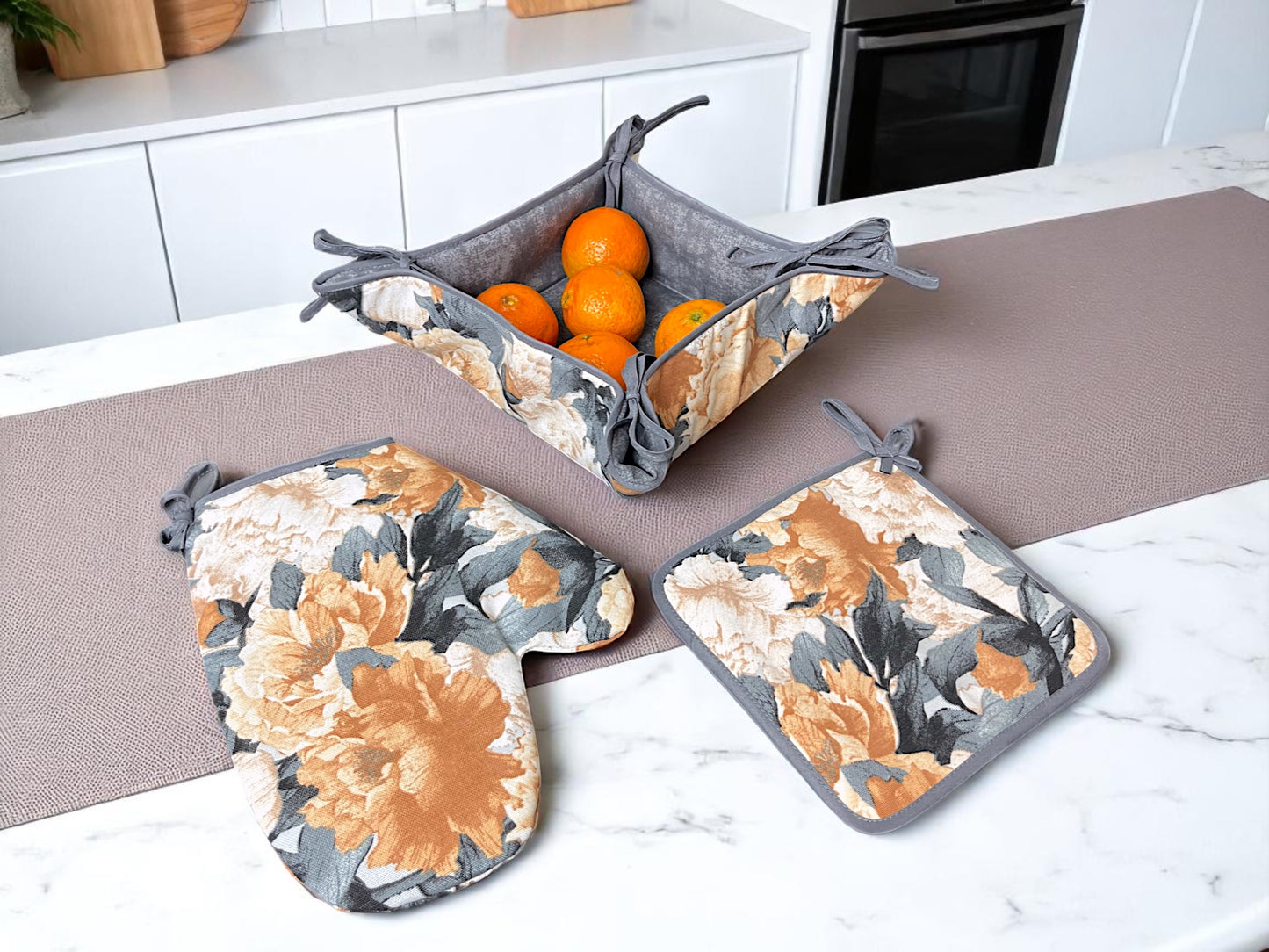 Kitchen sets: Teflon oven mitt, mat and pastry basket with Golden Peonies pattern