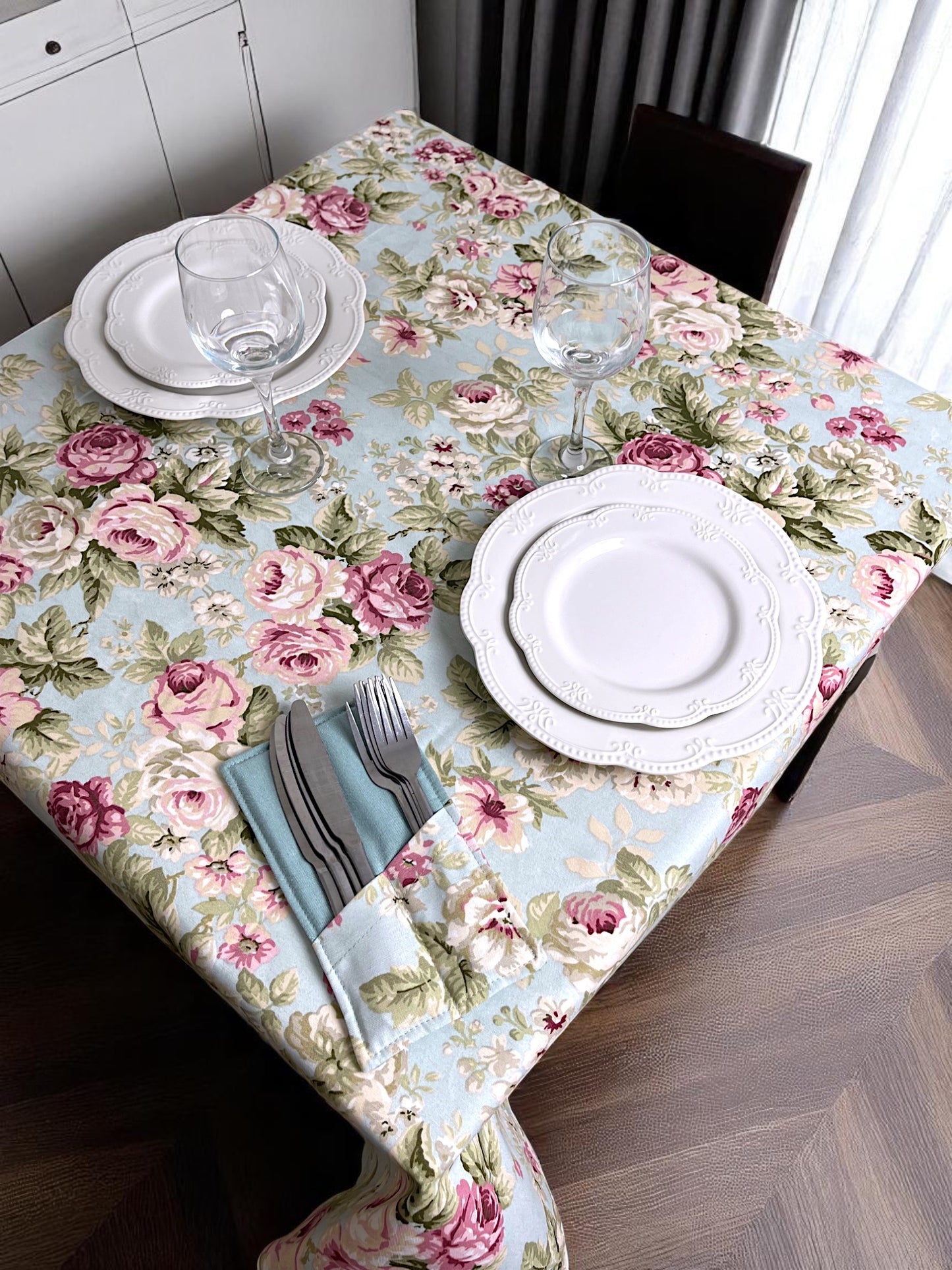 Teflon cotton tablecloth with pattern – Pink dream