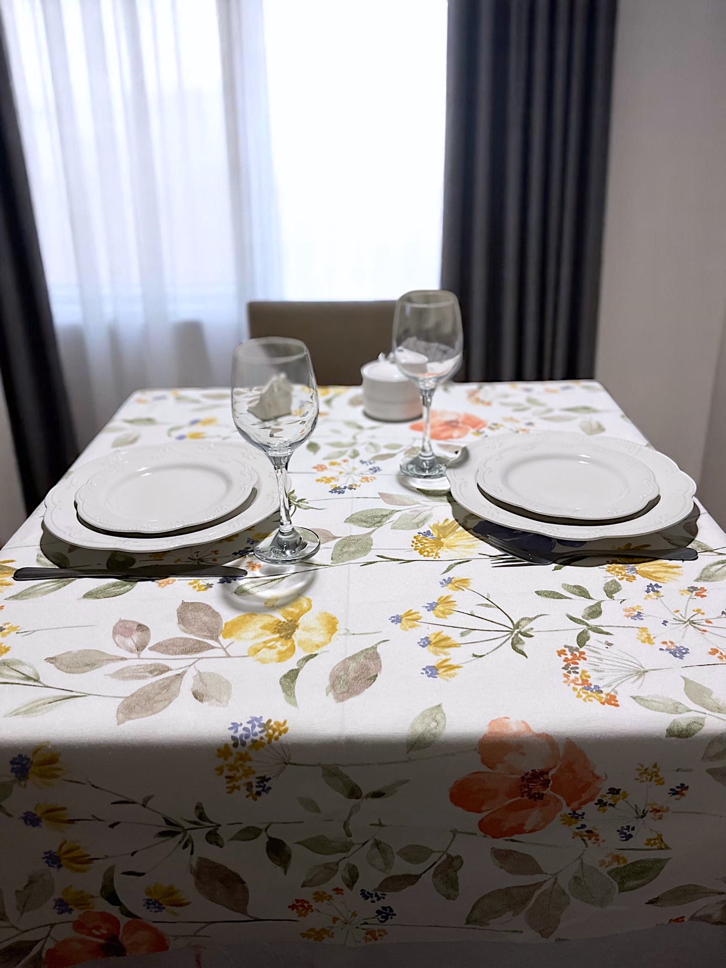Teflon cotton tablecloth with floral pattern – Meadow flowers