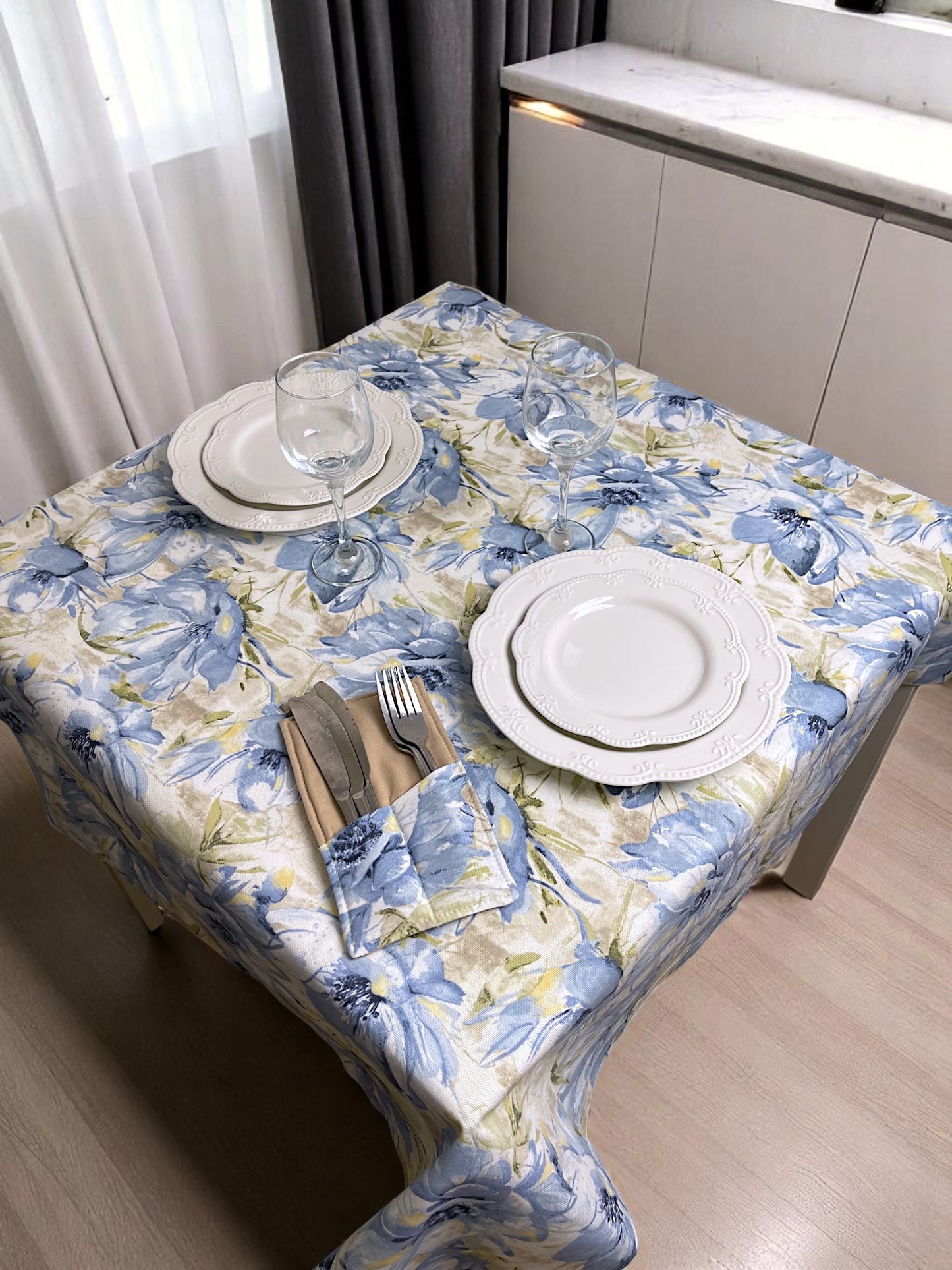 Teflon cotton tablecloth with pattern – Blue watercolor