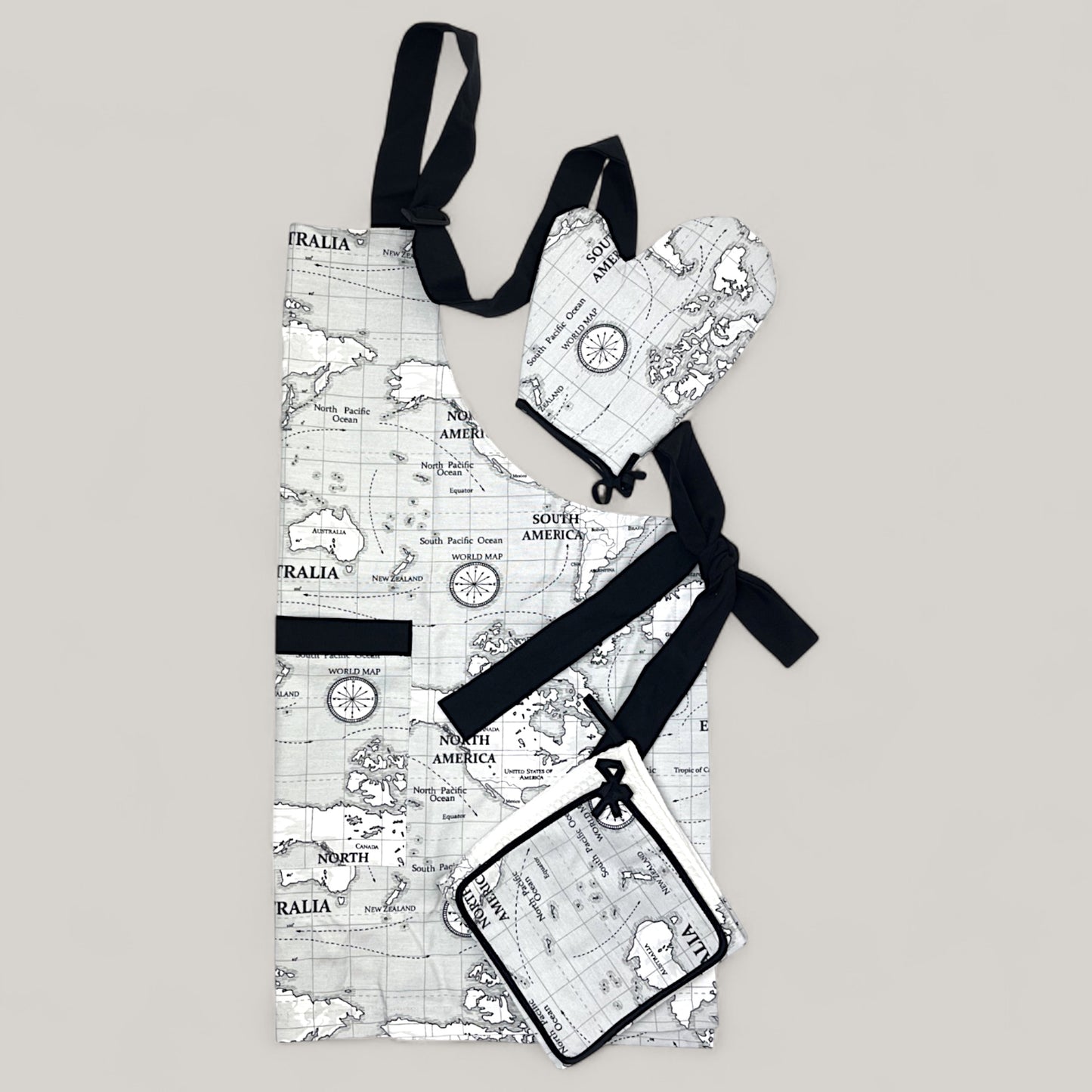 Kitchen set with map print - travel gift made of cotton for men, water-repellent 4-piece set