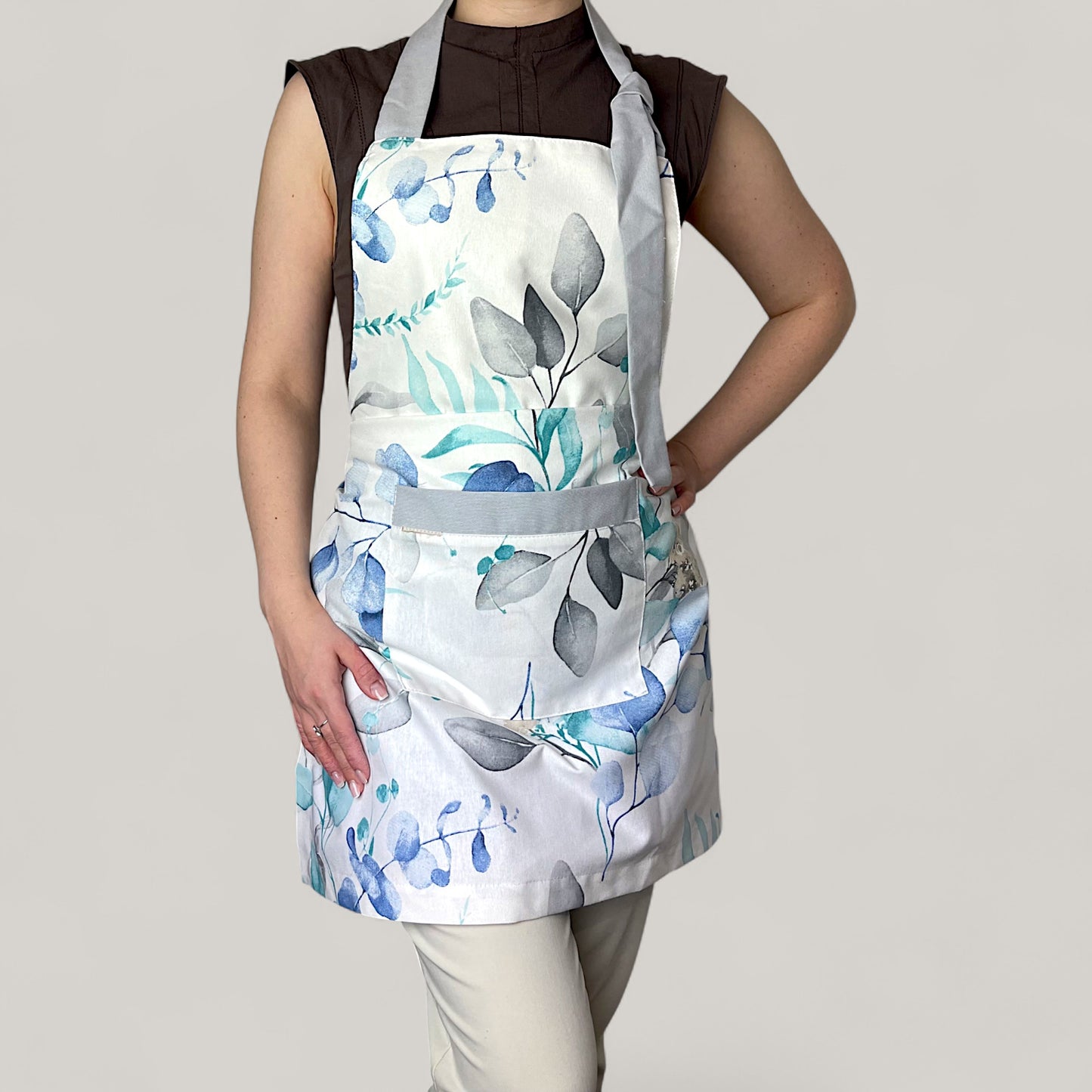 Blue Leaves Kitchen Set – Minimalist Floral Motif, Water-Repellent Cotton, 4-Piece Gift Set