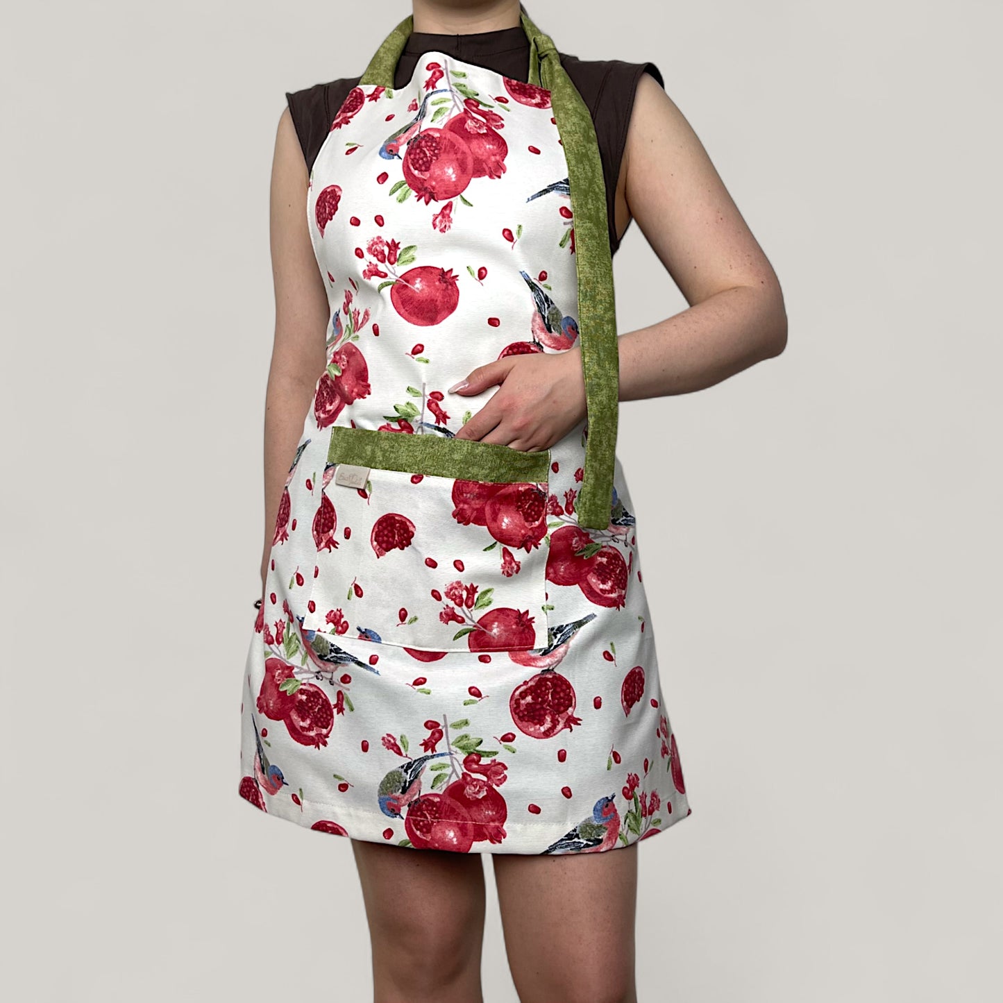 Pomegranate kitchen set - deep red fruit motif, water-repellent cotton, 4-piece gift set