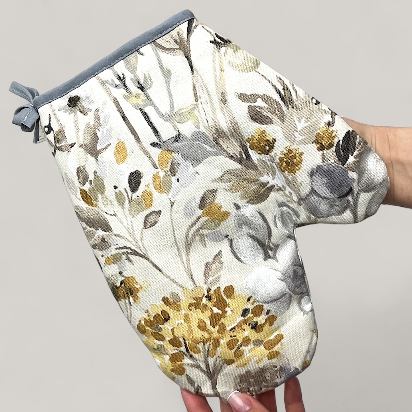 Botanical Garden Kitchen Set - Natural Floral Motif, Water-Repellent Cotton, 4-Piece Gift Set