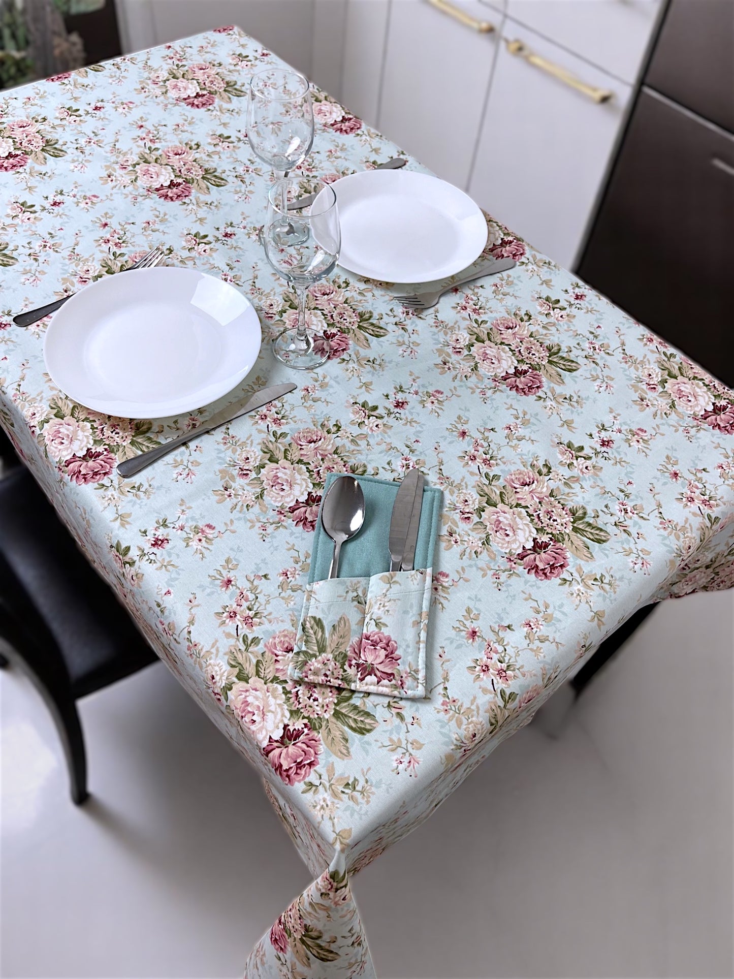 Teflon cotton tablecloth with pattern – Rose Garden