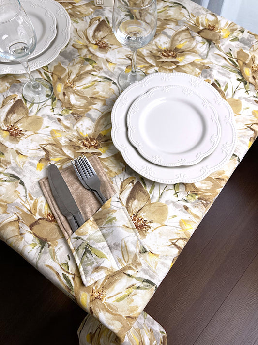 Teflon cotton tablecloth with pattern – Beige watercolor