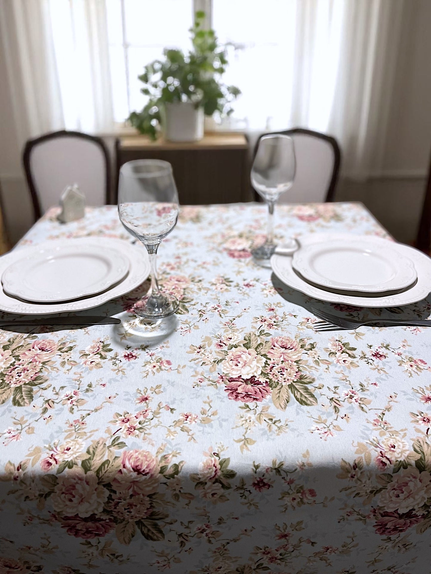 Teflon cotton tablecloth with pattern – Rose Garden