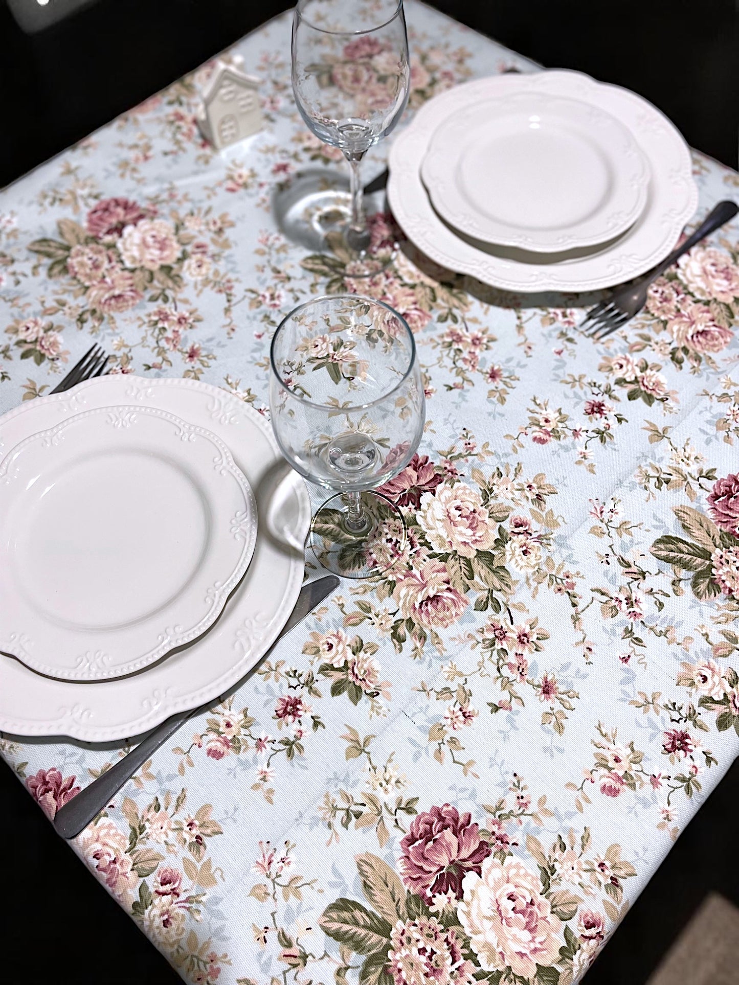 Teflon cotton tablecloth with pattern – Rose Garden