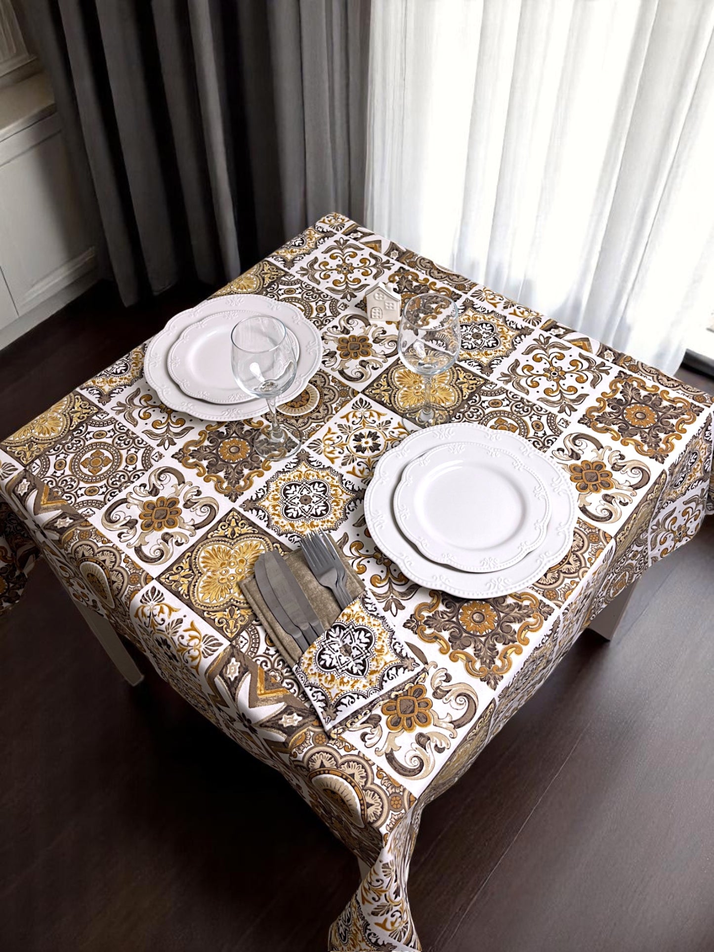 Teflon cotton tablecloth with pattern – Brown mosaic