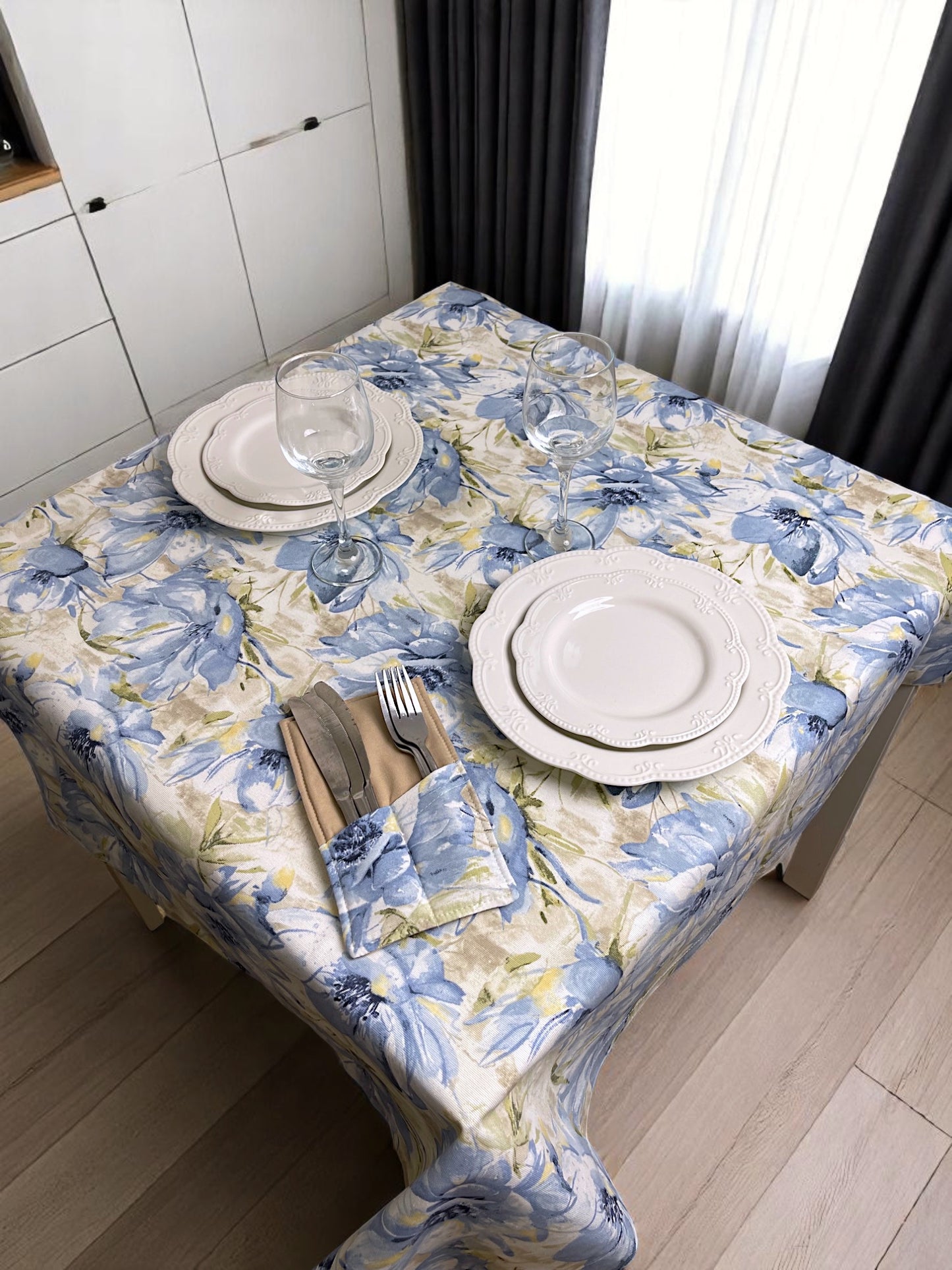 Teflon cotton tablecloth with pattern – Blue watercolor