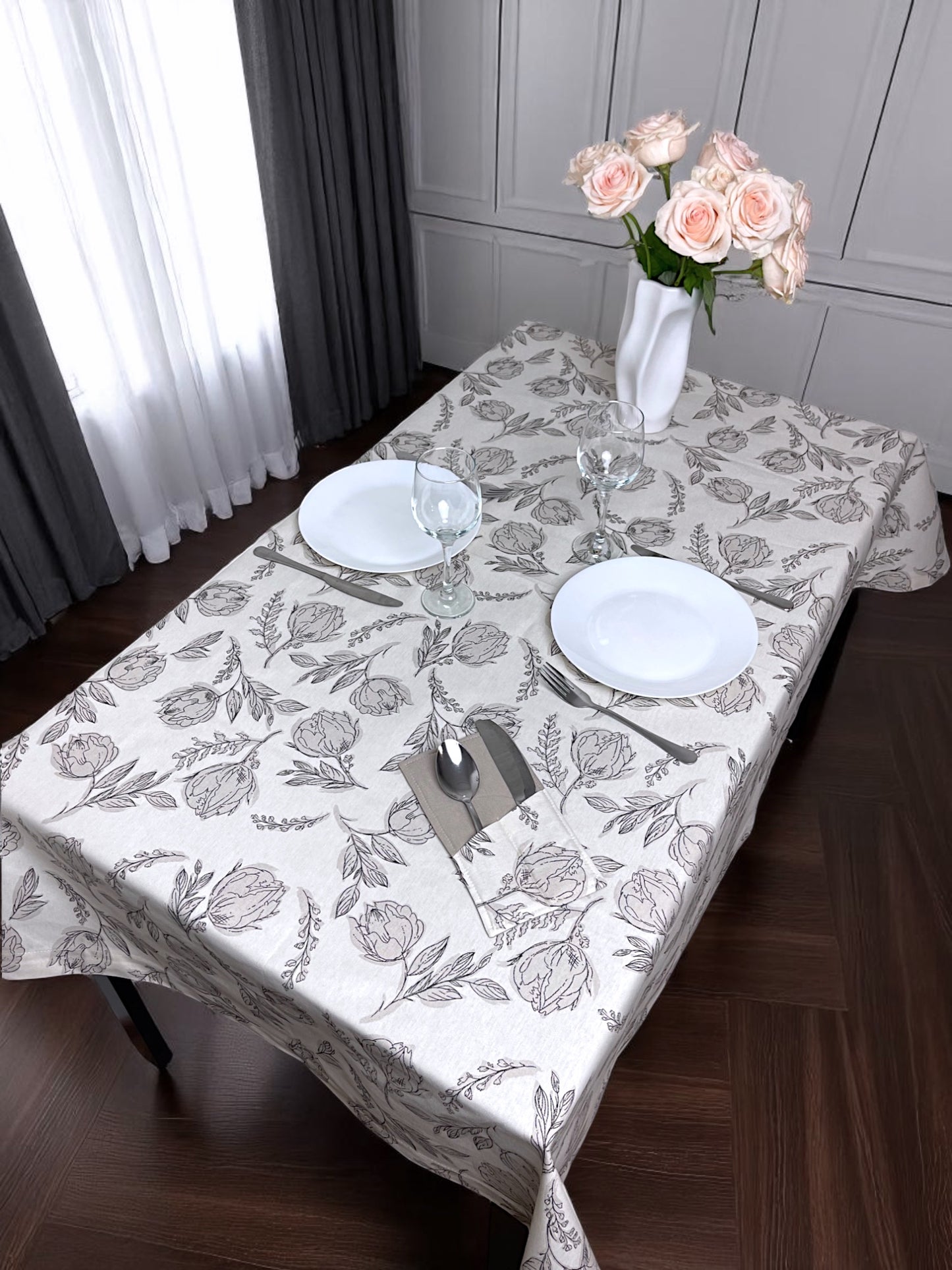 Teflon cotton tablecloth with pattern – Contour flowers on a light background