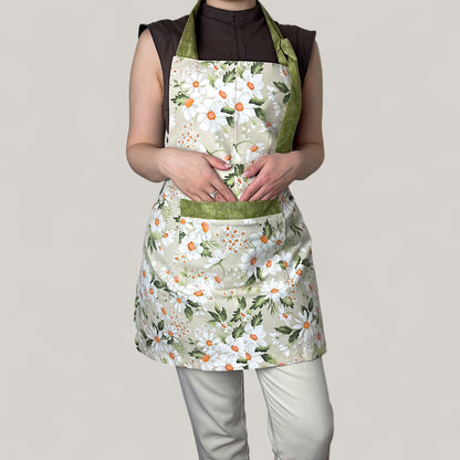 White Daisies Kitchen Set – Fresh Floral Motif, Water-Repellent Cotton, 4-Piece Gift Set