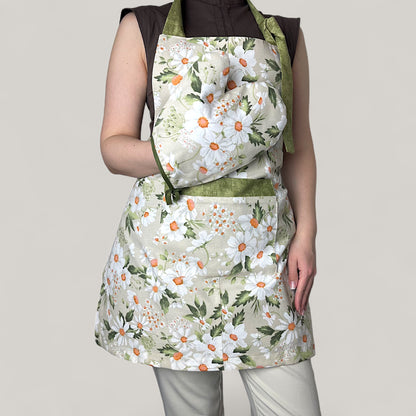 White Daisies Kitchen Set – Fresh Floral Motif, Water-Repellent Cotton, 4-Piece Gift Set