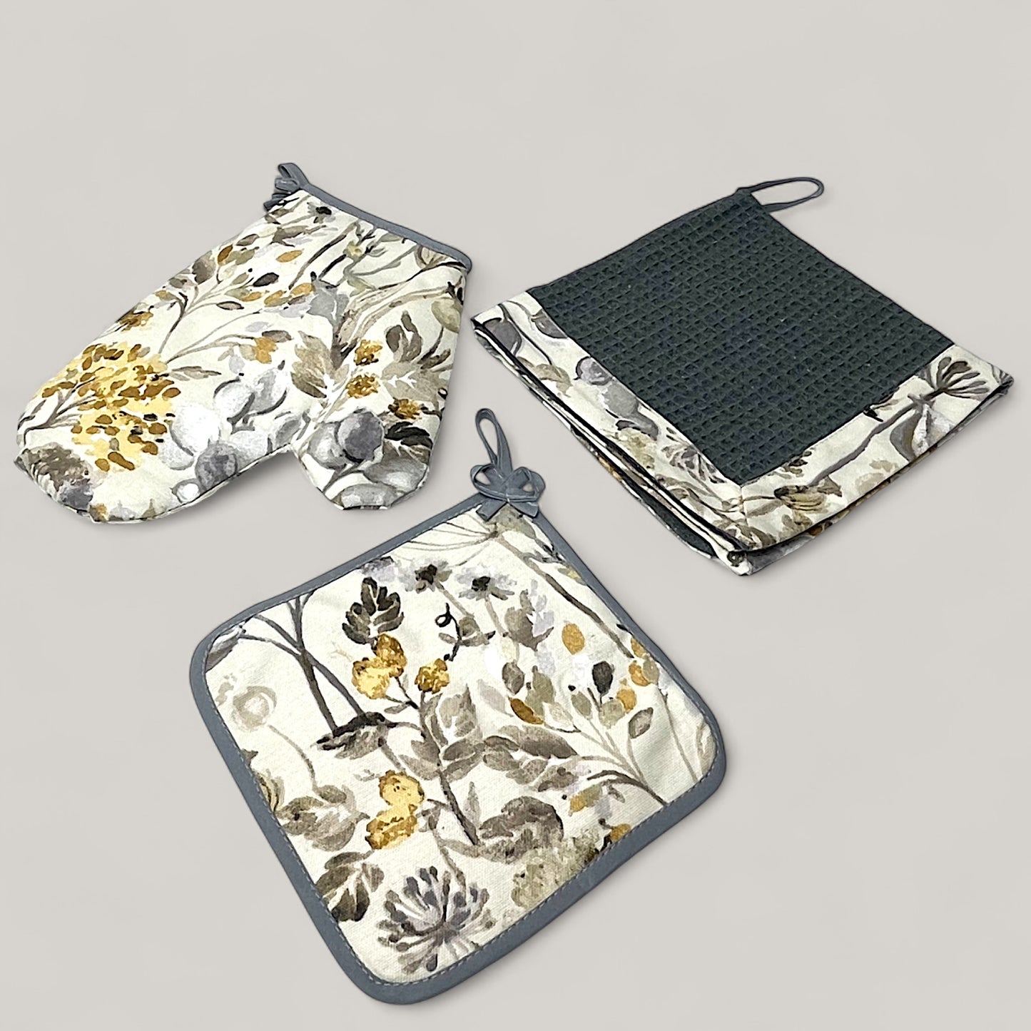 Botanical Garden Kitchen Set - Natural Floral Motif, Water-Repellent Cotton, 4-Piece Gift Set 