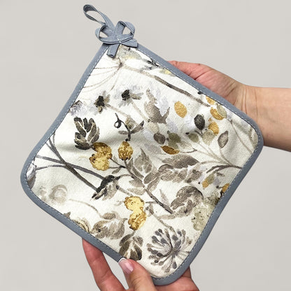 Botanical Garden Kitchen Set - Natural Floral Motif, Water-Repellent Cotton, 4-Piece Gift Set 
