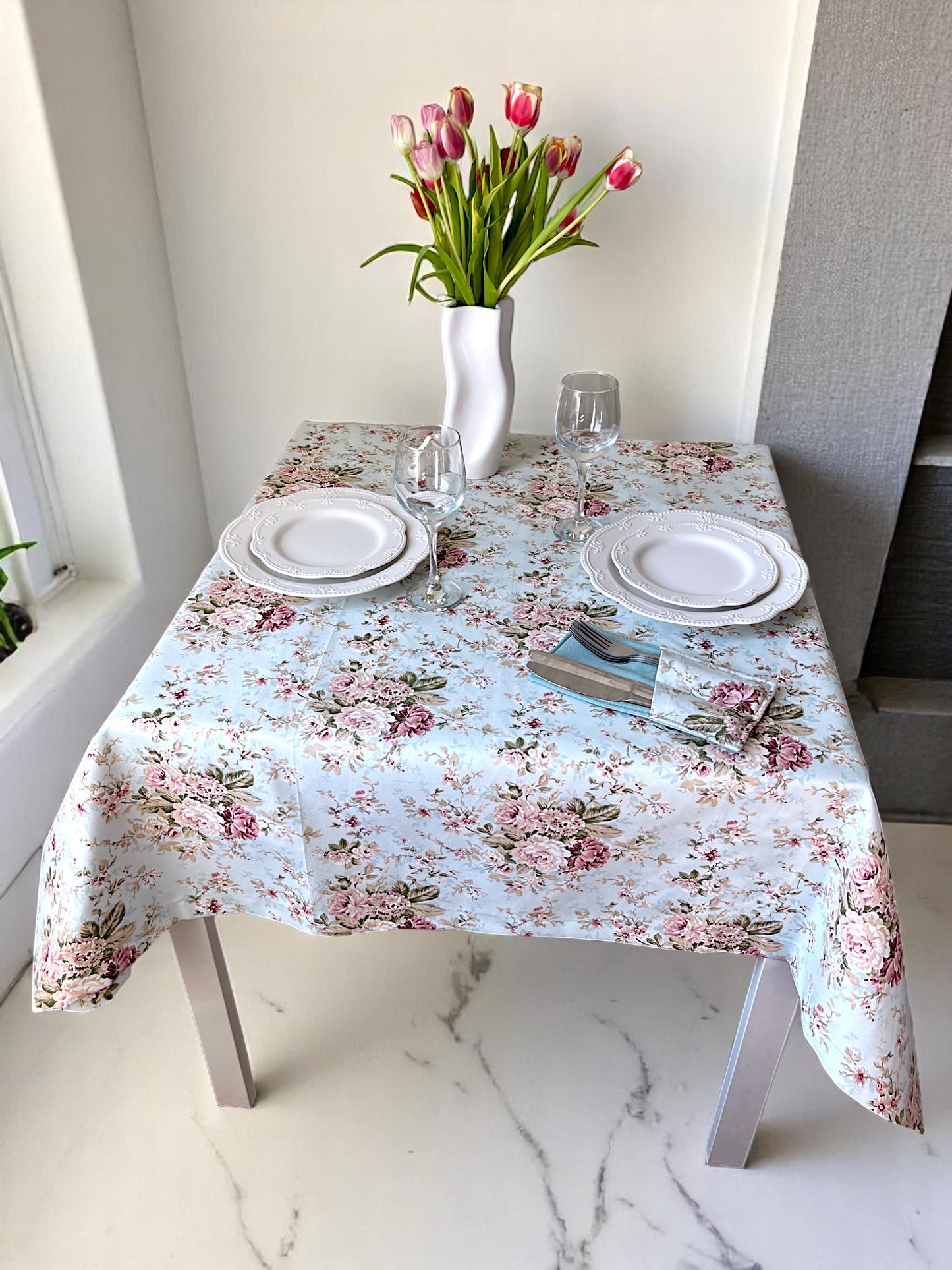 Teflon cotton tablecloth with pattern – Rose Garden