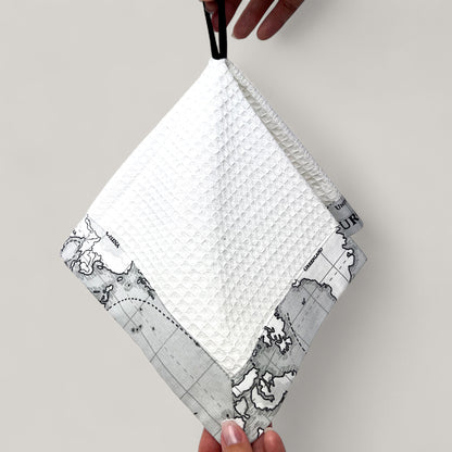 Kitchen set with map print - travel gift made of cotton for men, water-repellent 4-piece set